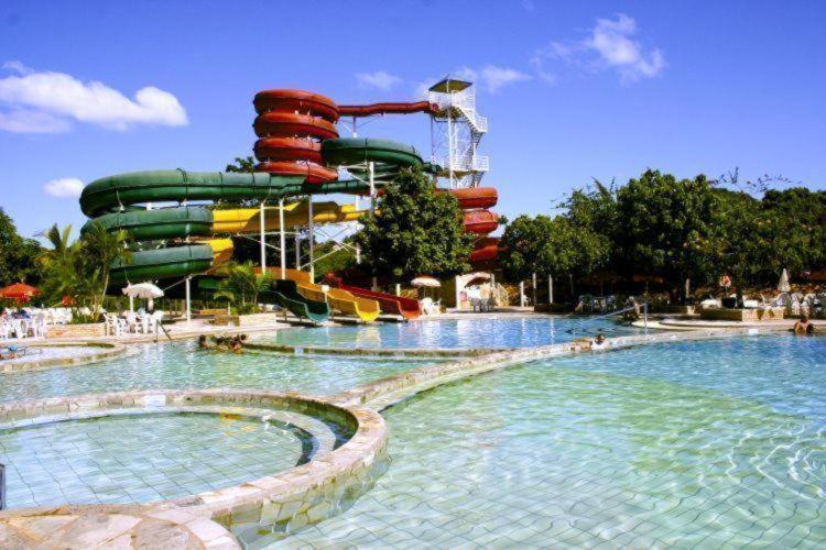 Aparthotel Piazza Diroma - Com Acesso Acqua Park Cn-Go Caldas Novas Esterno foto